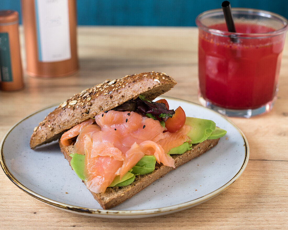 Wholemeal sandwich with smoked salmon and avocado