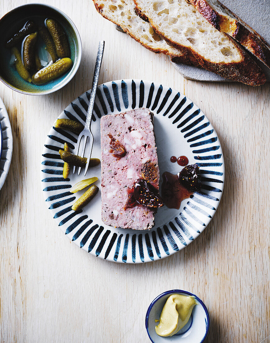 Wildschwein-Terrine mit Feigen und Orangen