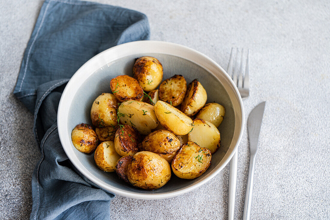 Roast potatoes with dill