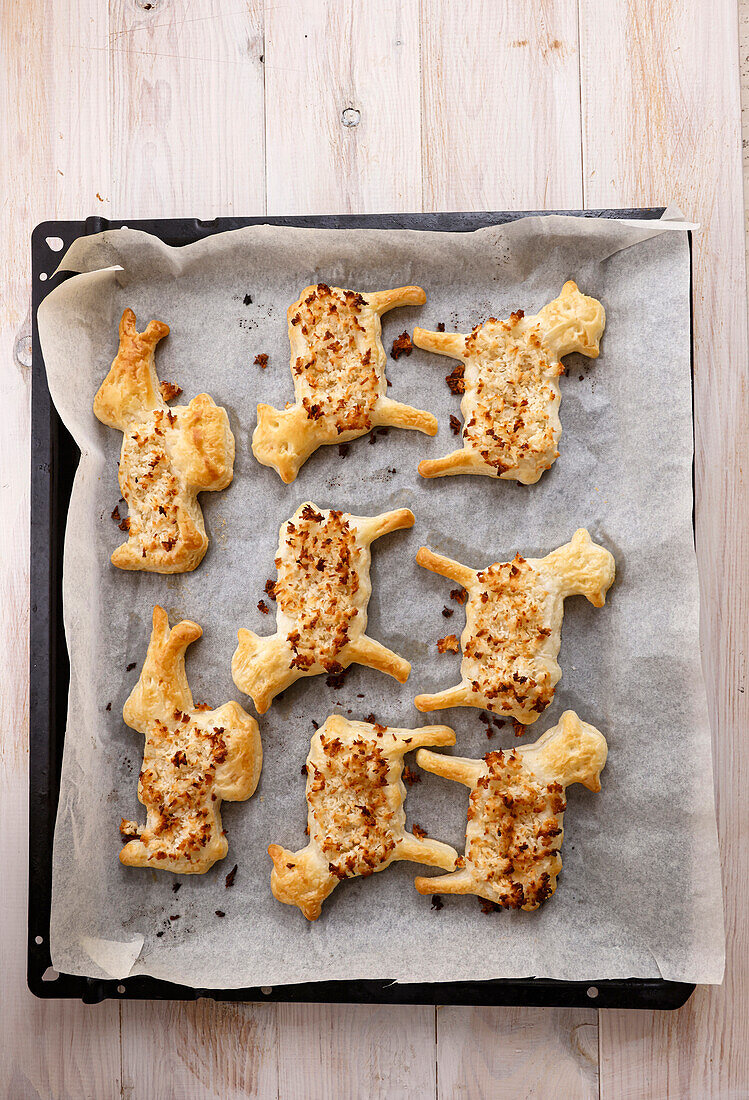 Lambs and Easter bunnies made from puff pastry with a coconut crust