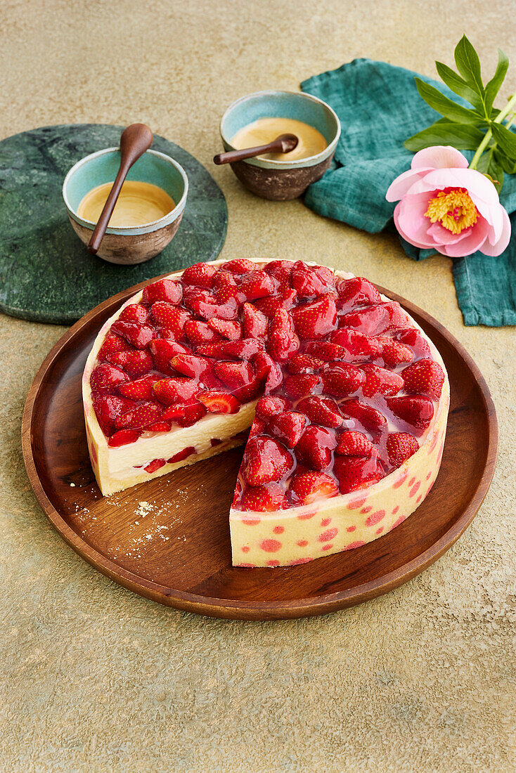 Strawberry pudding cake 'Pünktchen'