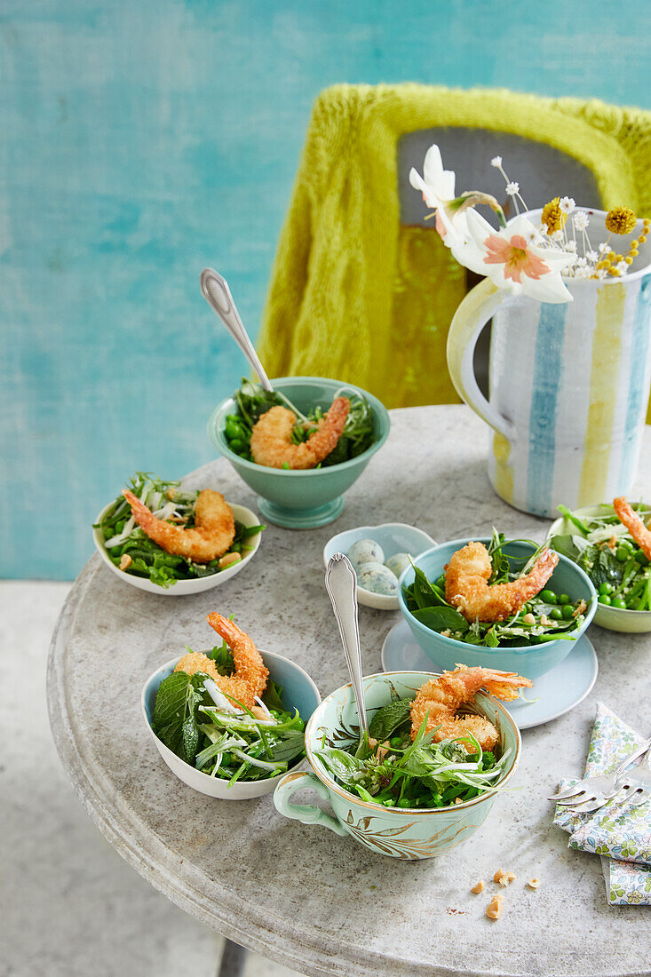 Erbsensalat Thai-Style mit Panko-Garnelen