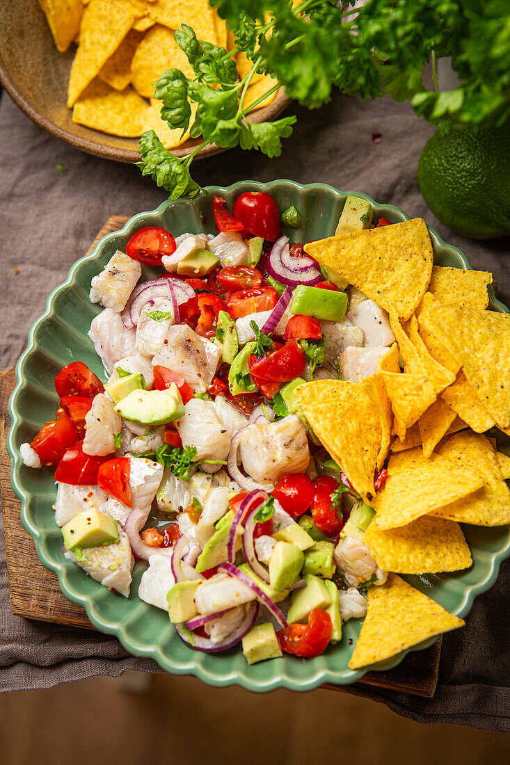 Ceviche vom Weißfisch mit Nachochips