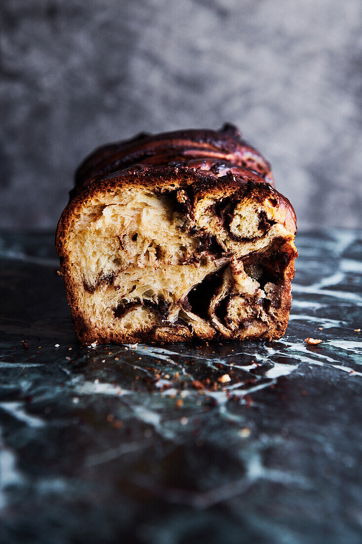 Advents-Babka mit Rosinen und Marzipan