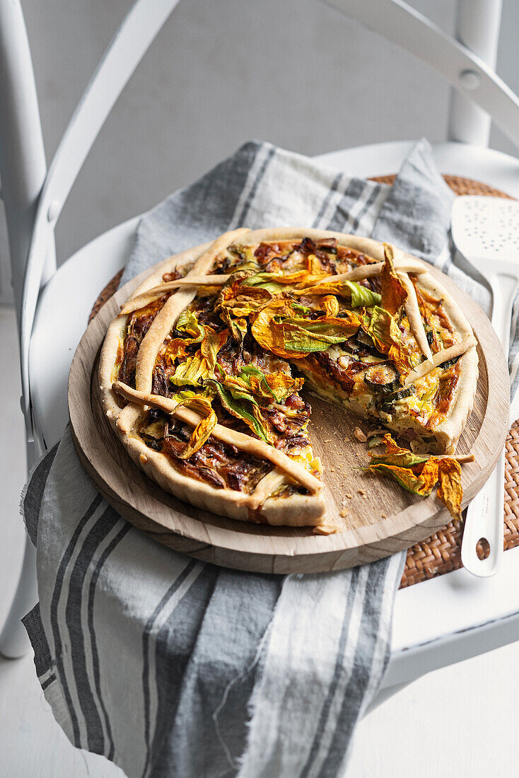 Zucchiniblüten-Quiche mit Pancetta