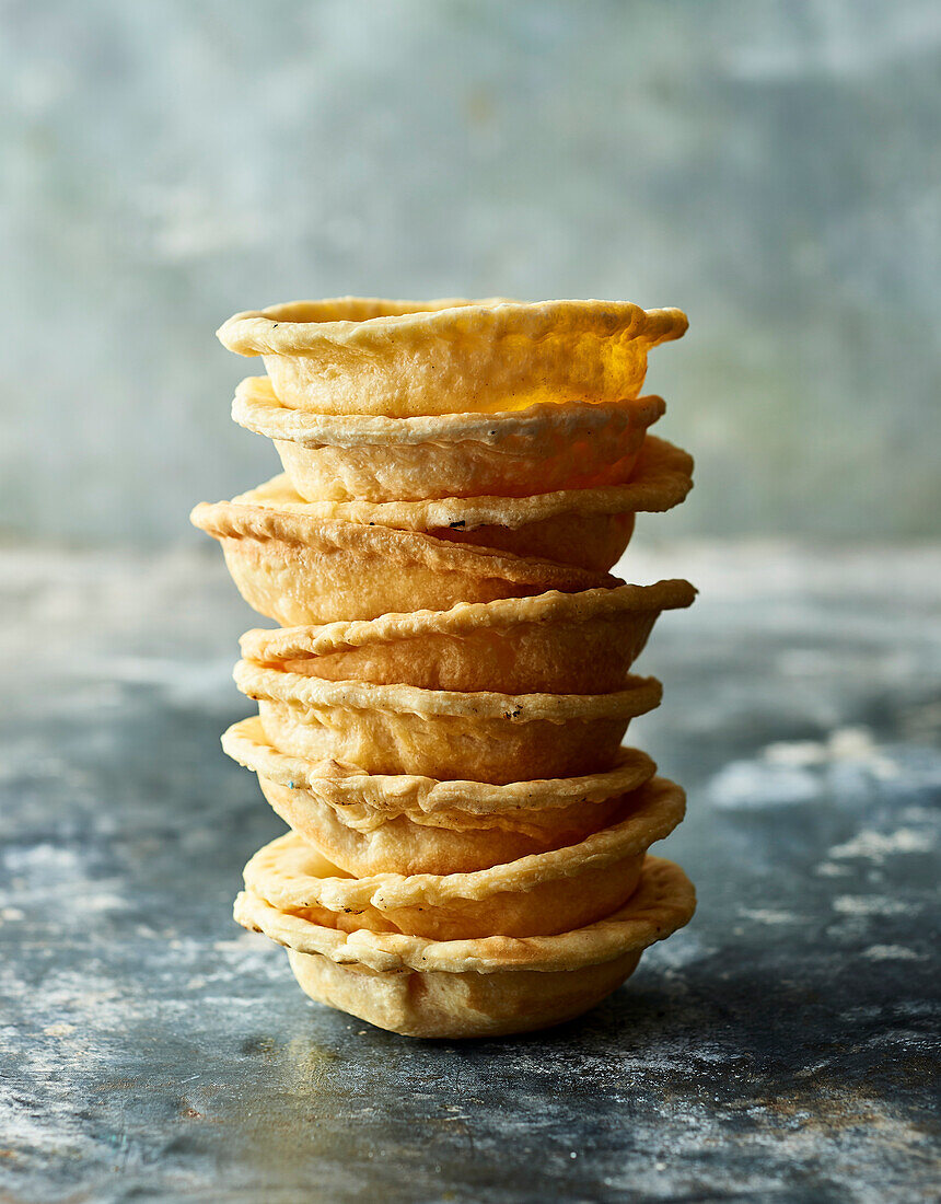 Shortcrust pastry shells for pies