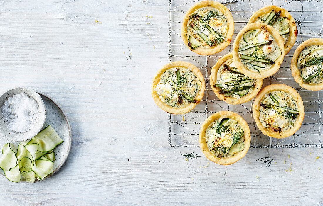 Spring quiches with zucchini and green asparagus
