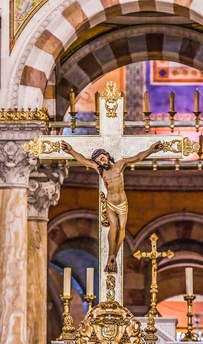 Kruzifix der Kathedrale von Marseille, Marseille, Frankreich. Erbaut 1800er Jahre