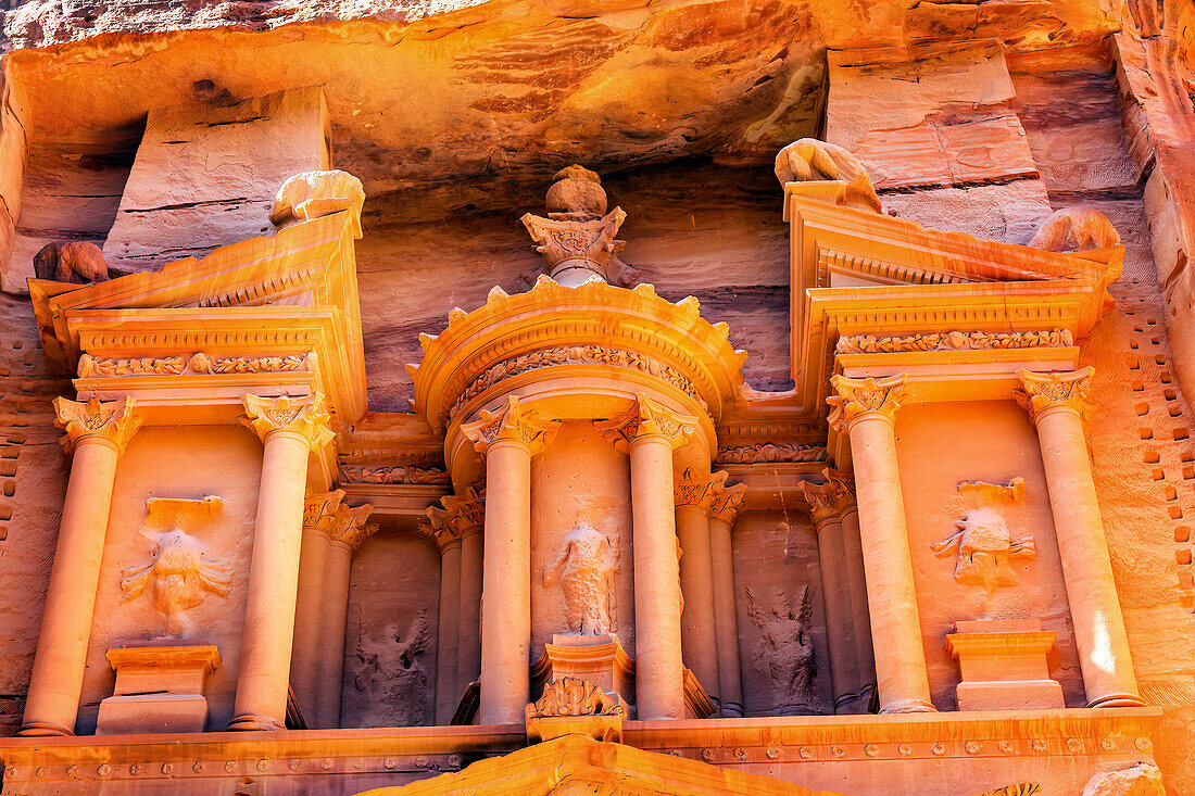 Schatzkammer, Petra, Jordanien. Von den Nabatäern 100 v. Chr. erbaute Schatzkammer.