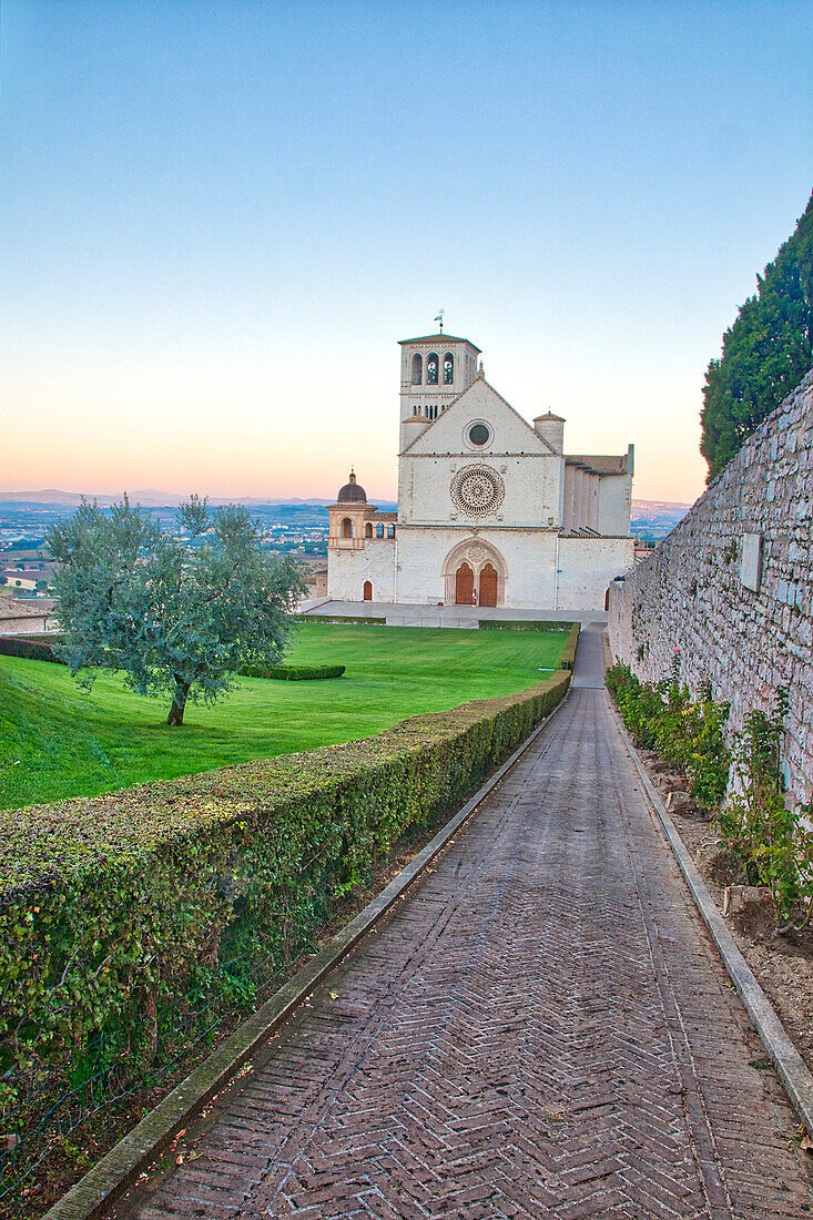 Italy, Umbria, Assisi. Walkway leading to the Basilica of San Francesco.