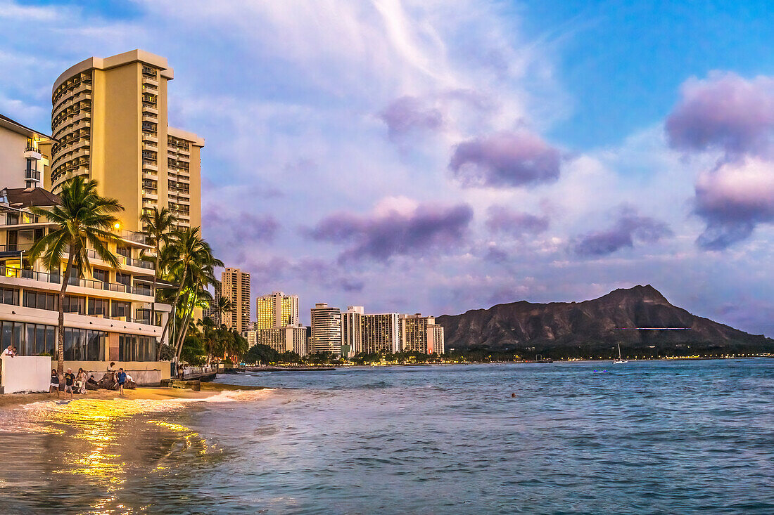 Sonnenuntergang, Honolulu, Hawaii.