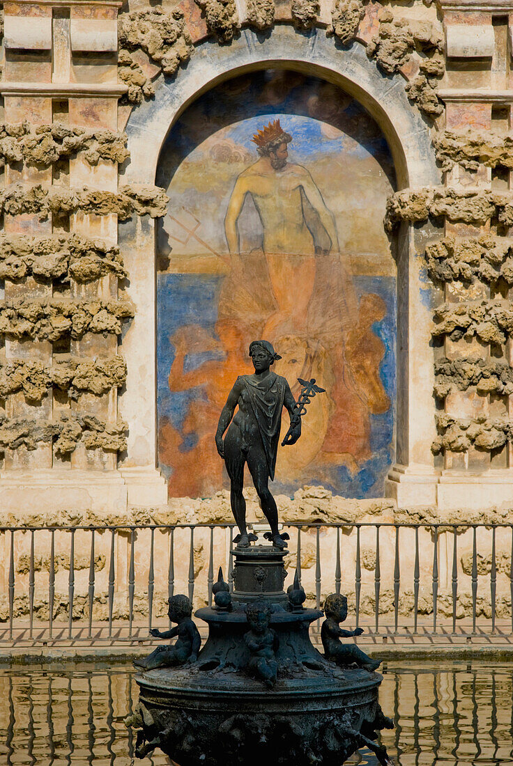 Mercurio-Statue am Brunnen des Alcazar