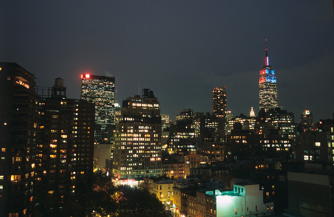 Skyline von Midtown Manhattan bei Nacht