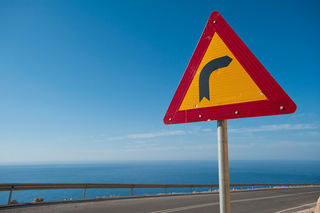 Griechenland, Kreta, Straßenschild bei Chora Sfakion; Chora Sfakion