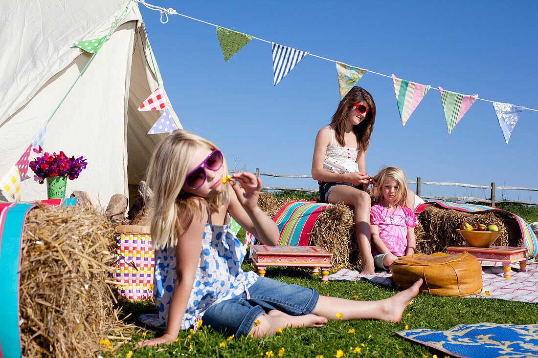 Glocken-Zelt-Camping auf der Grittenham Farm, Tillington, Großbritannien, 24. Mai 2010.