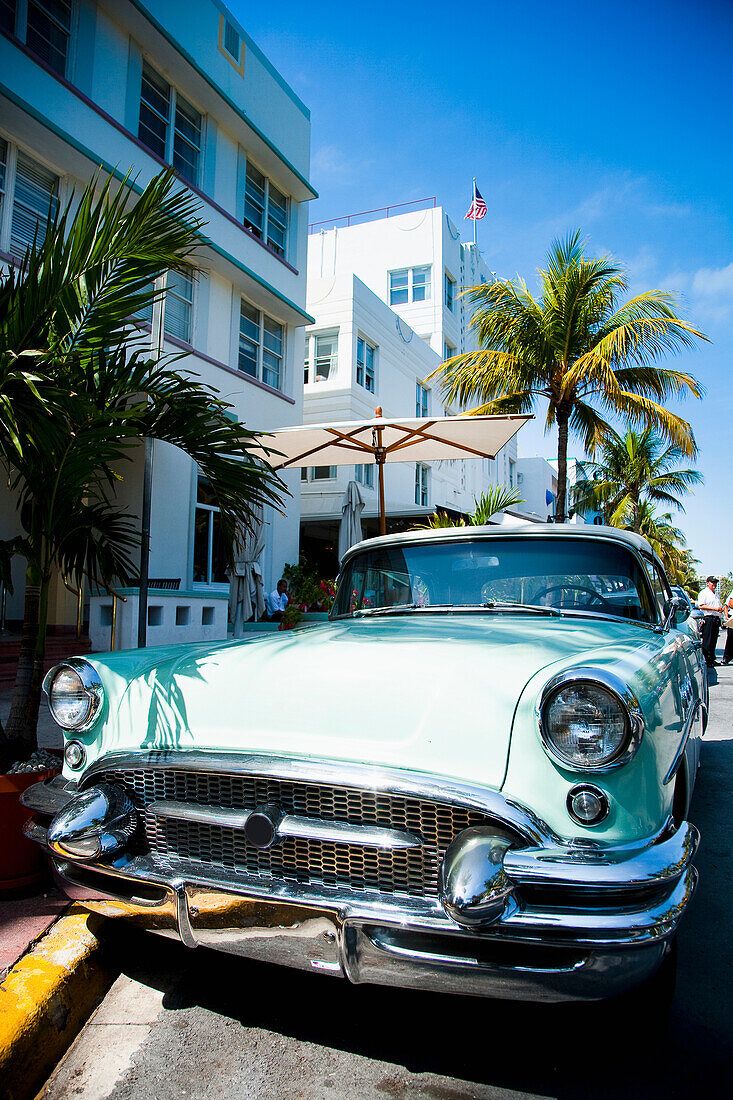 USA, Florida, South Beach; Miami, parked on Ocean Drive, 1950s classic Buick car