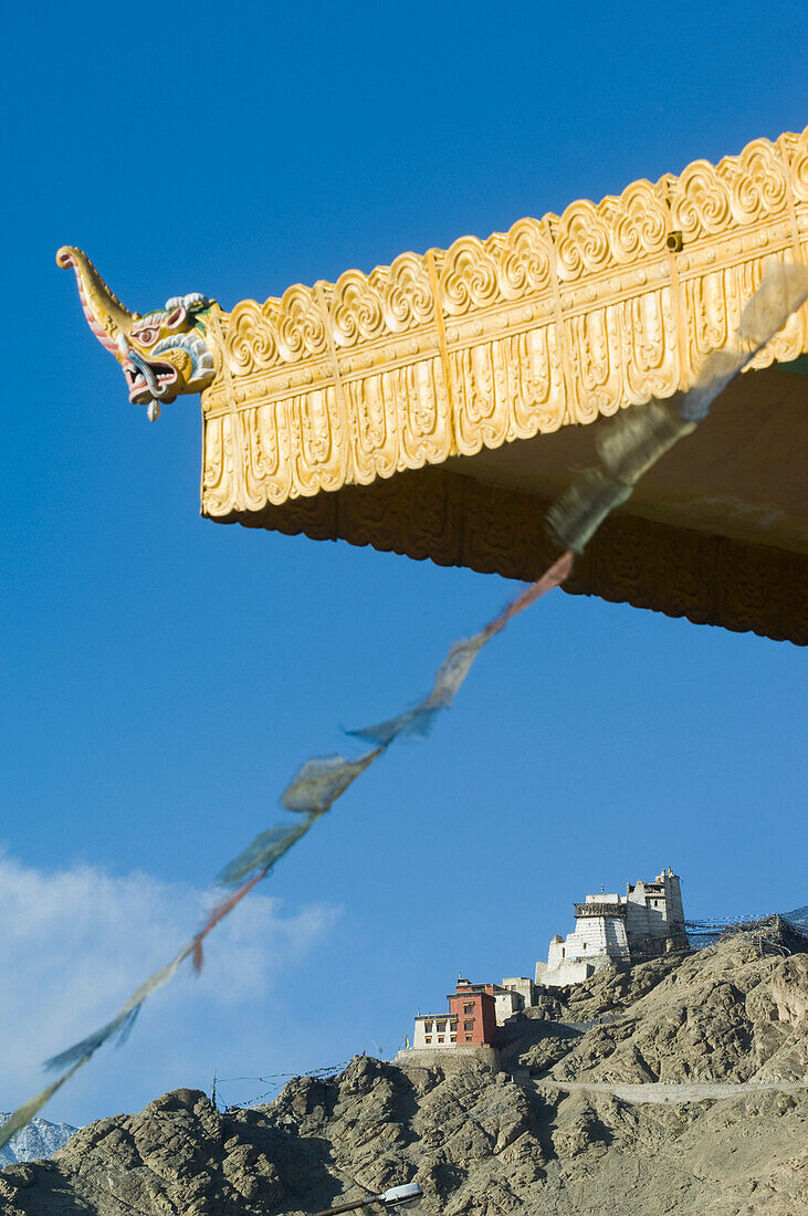 Namgyal Tsemo Gompa, buddhistisches Kloster. Leh war die Hauptstadt des Himalaya-Königreichs Ladakh, das heute zum Distrikt Leh im indischen Bundesstaat Jammu und Kaschmir gehört. Leh liegt auf einer Höhe von 3.500 Metern (11.483 ft).