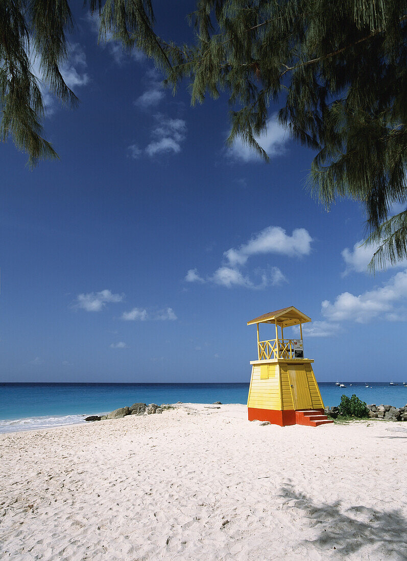Life Guard Tower am Strand von Miami bei Oistins, Barbados; Barbados