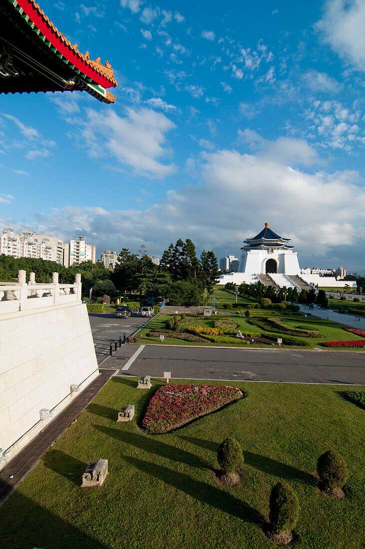 Bogen der Chiang Kai-Shek-Gedächtnishalle in Taipeh, Taiwan, Asien