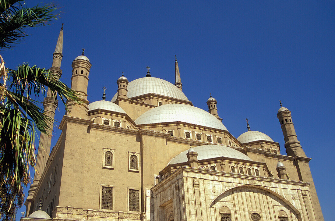 Niedriger Blickwinkel auf die Muhammad Ali Moschee, Zitadelle, Kairo, Ägypten; Kairo, Ägypten
