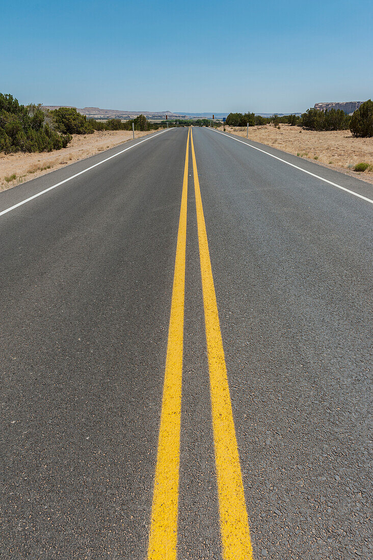 Lange gerade Straße, New Mexico, USA