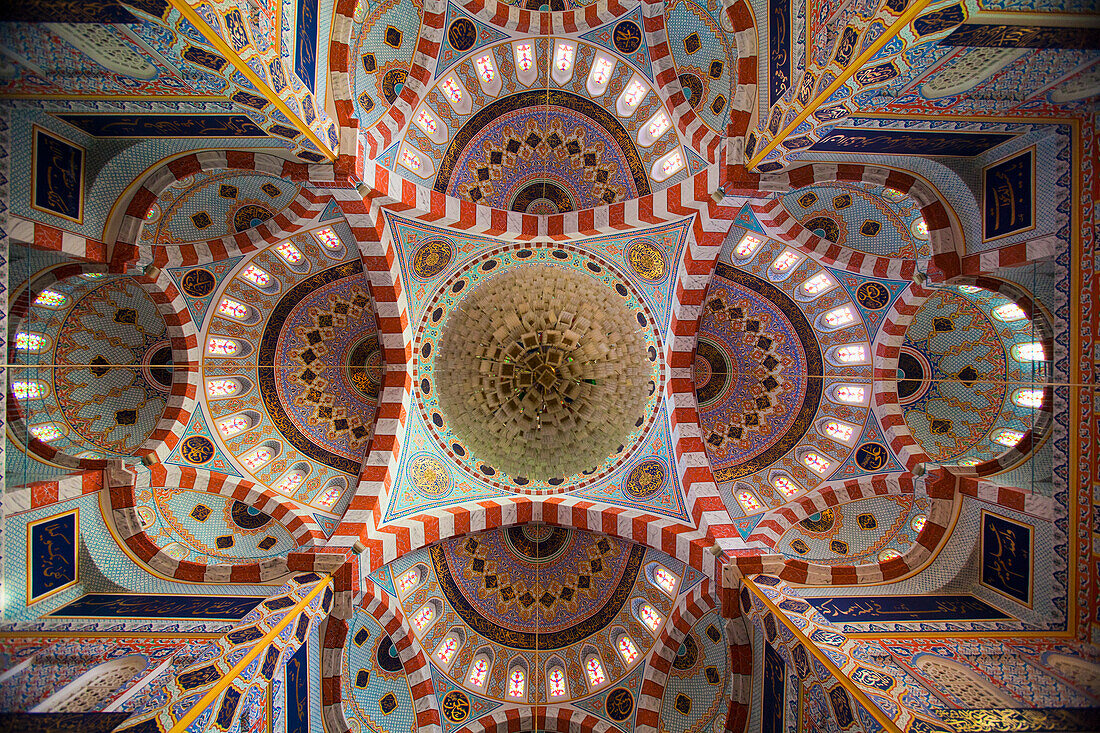 Details der Decke in der Jalil Khayat Moschee in Erbil, Irakisch-Kurdistan, Irak
