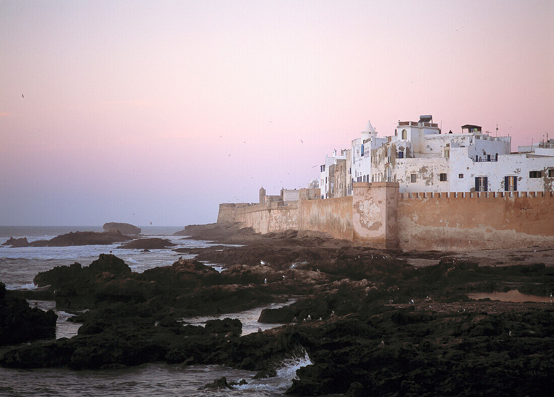 Essaouira in der Abenddämmerung, Marokko.