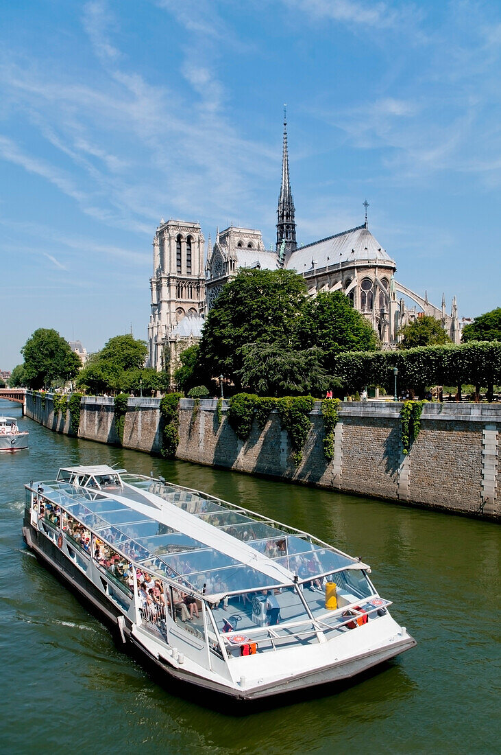 France, View of Seine river and Notre Dame; Paris