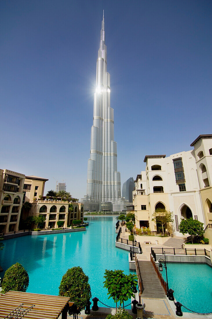United Arab Emirates, View of Burj Khalifa hotel; Dubai