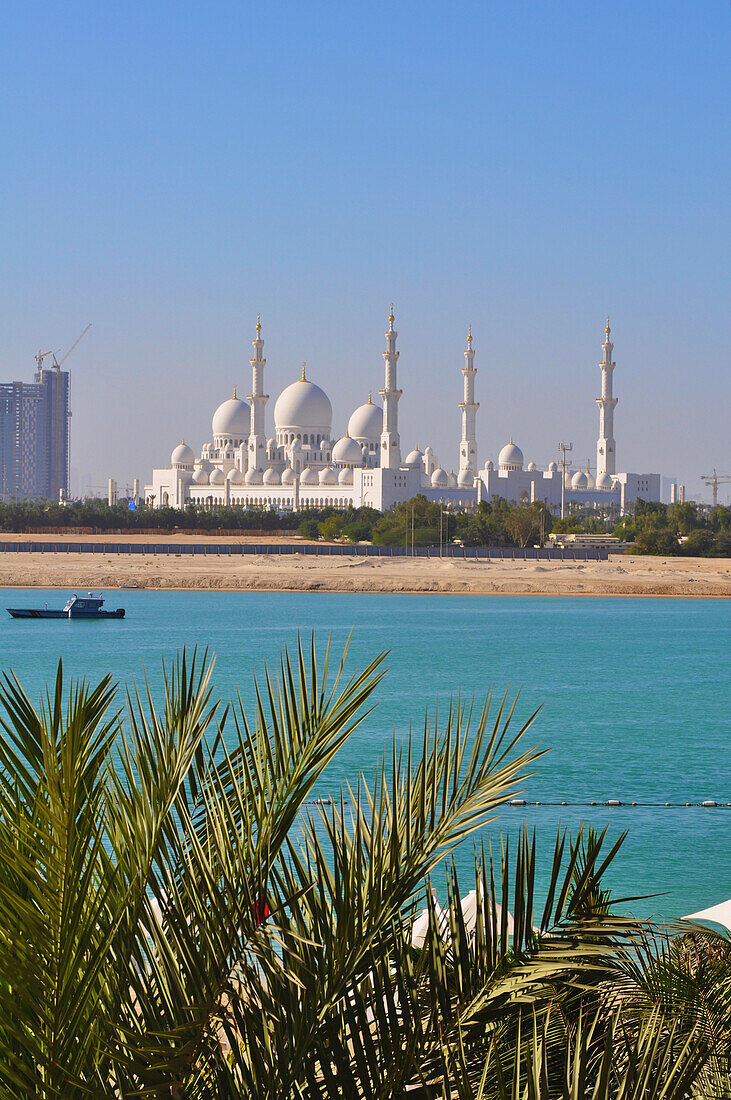 United Arab Emirates, View of Shaikh Zayed Bin Sultan Al Nahyan Mosque from Shangri-la Hotel; Abu Dhabi