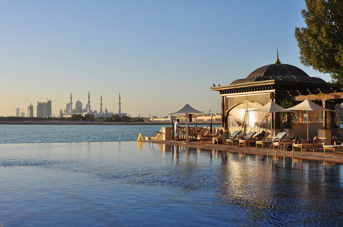 United Arab Emirates, Shangri-la Hotel; Abu Dhabi, View of Shaikh Zayed Bin Sultan Al Nahyan Mosque from infinity pool