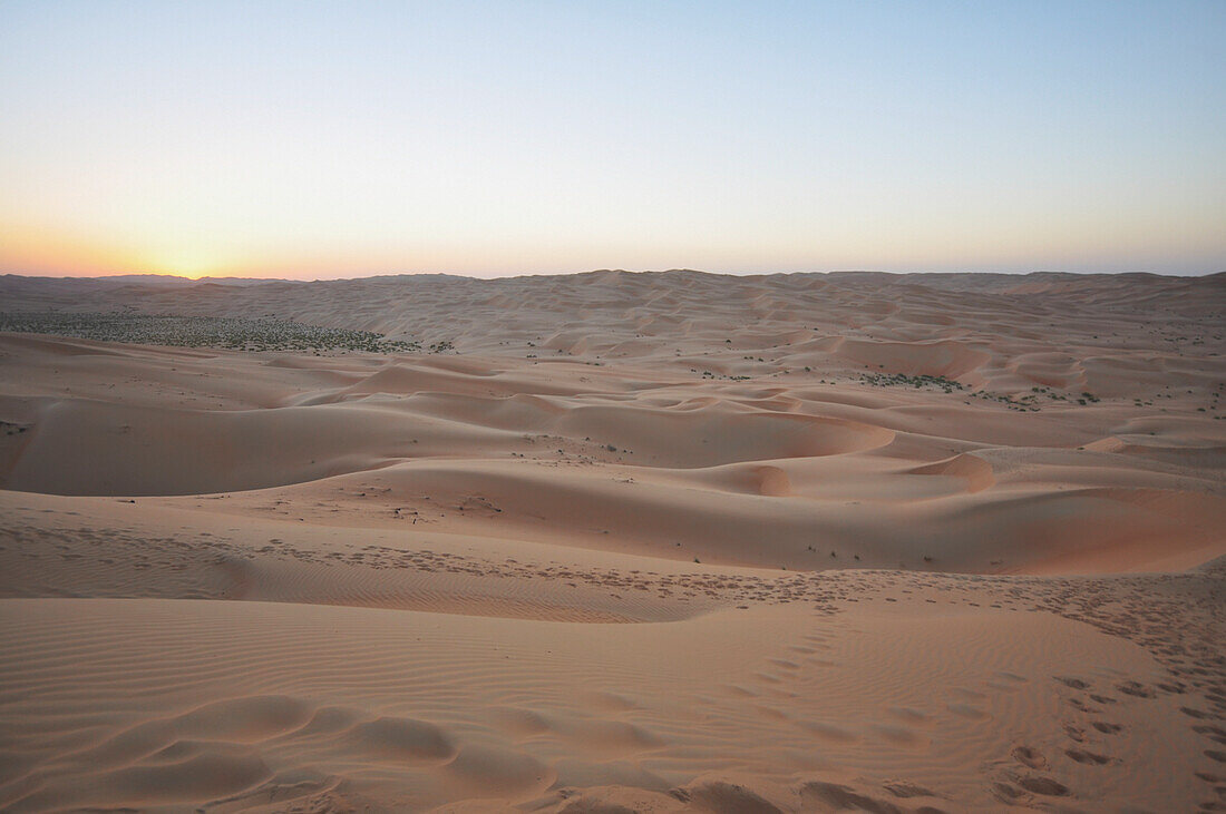 United Arab Emirates, Abu Dahbi, Empty Quarter, Liwa desert dune sunset
