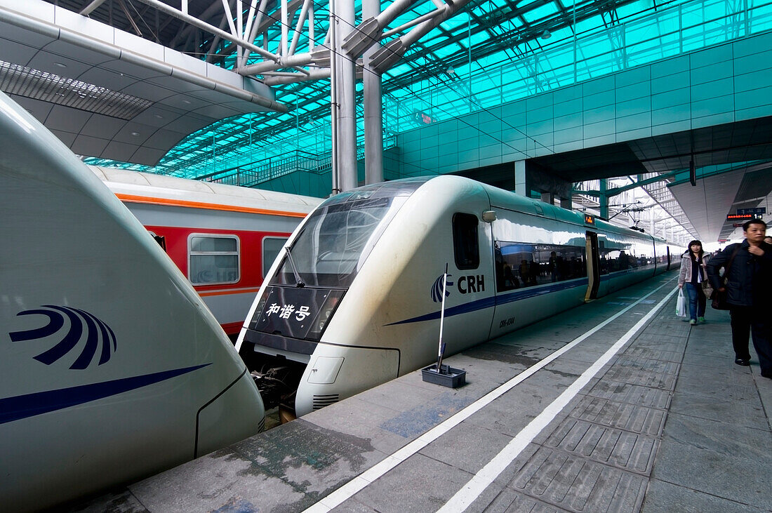 China, Chongqing CRH; Sichuan, Train station
