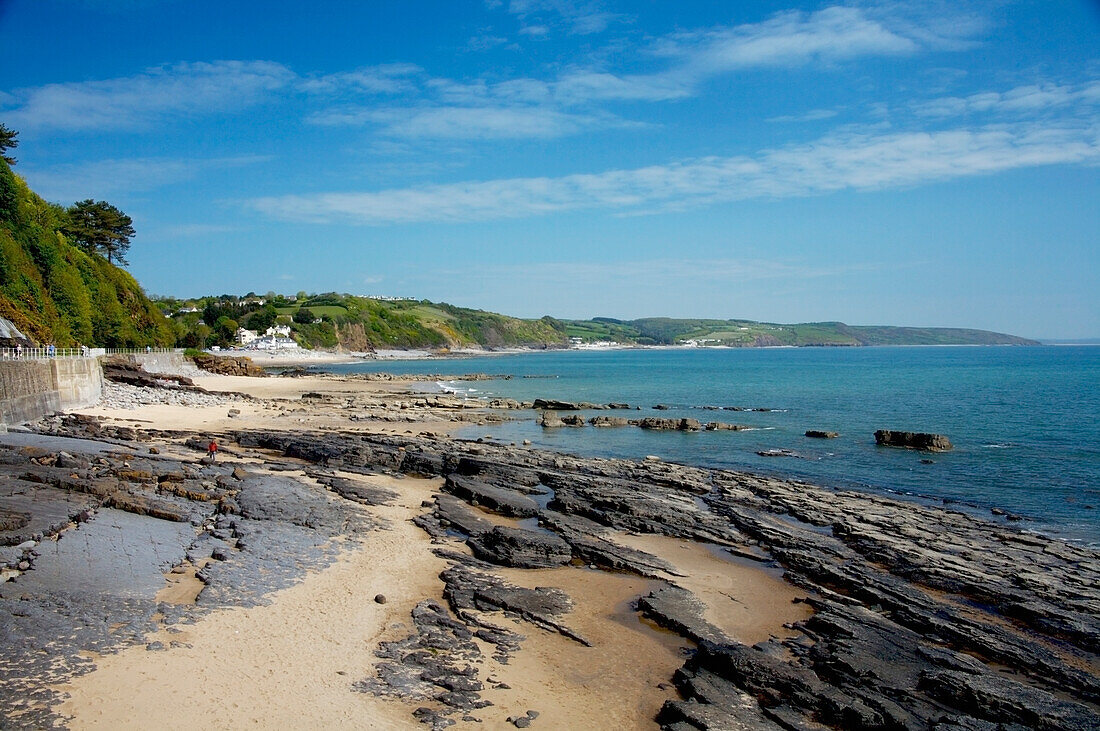 Vereinigtes Königreich, Blick auf Meer und Strand; Wales