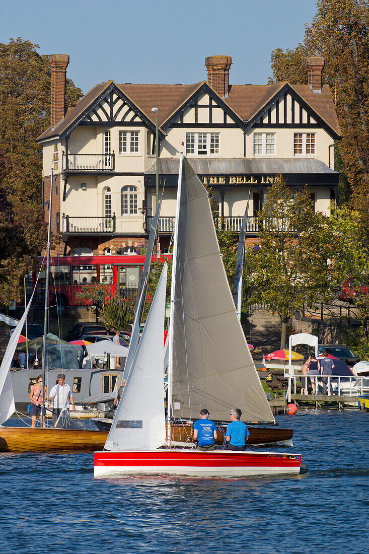 United Kingdom, England, Hampton, The Bell Hotel in background; Middlesex, Sailing on River Thames