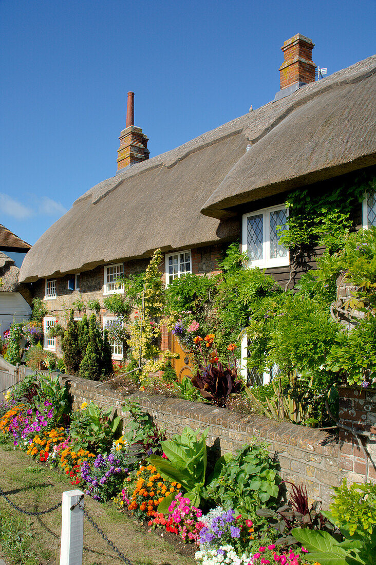 Europe, Uk, England, Sussex, Selsey, Thatched Cottage