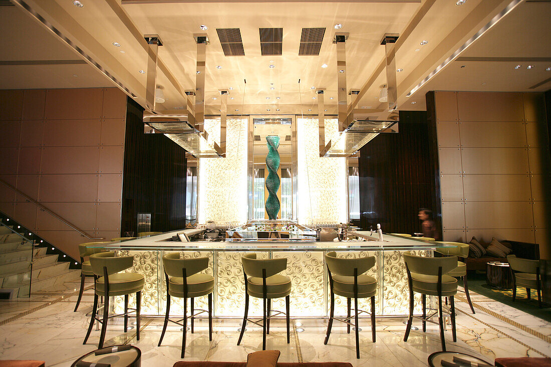 The Mo Bar Landmark Mandarin Oriental Hotel Hong Kong