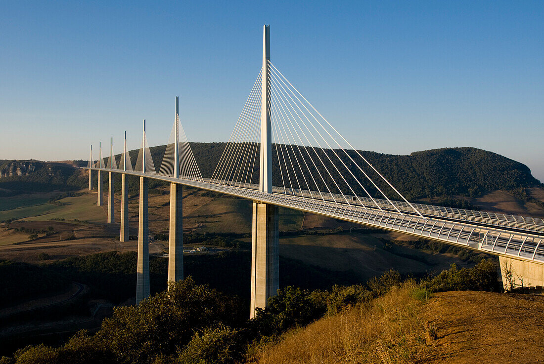 Europa, Frankreich, Aveyron, Millau, Hängebrücke