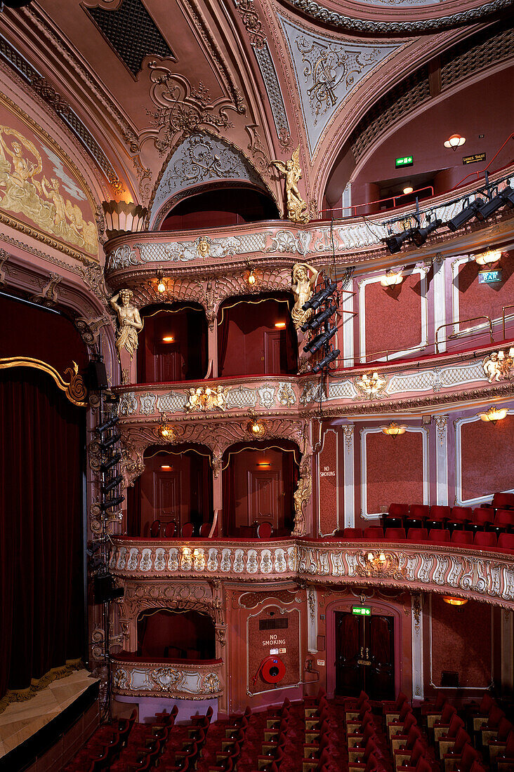 Apollo Theater (1901). Blick auf den Zuschauerraum. London.