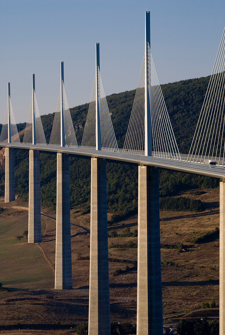 Europa, Frankreich, Aveyron, Millau, Hängebrücke