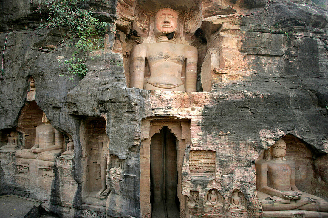 Statuen von Jain-Göttern Gwalior Madhya Pradesh Indien