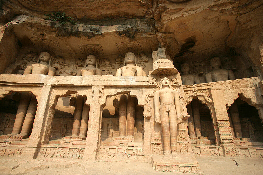 Statuen der Jain-Götter Gwalior Madhya Pradesh Indien