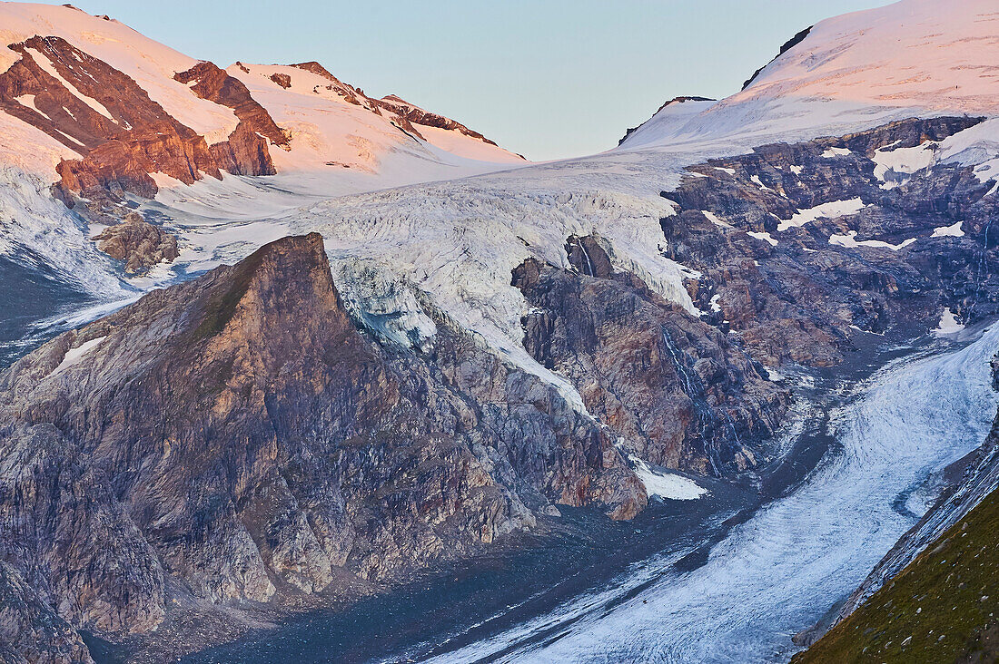 Glacier Pasterze from Gamsgrubenweg, Franz-Joseph-Höhe on an early morning; Kärnten (Carinthia), Austria