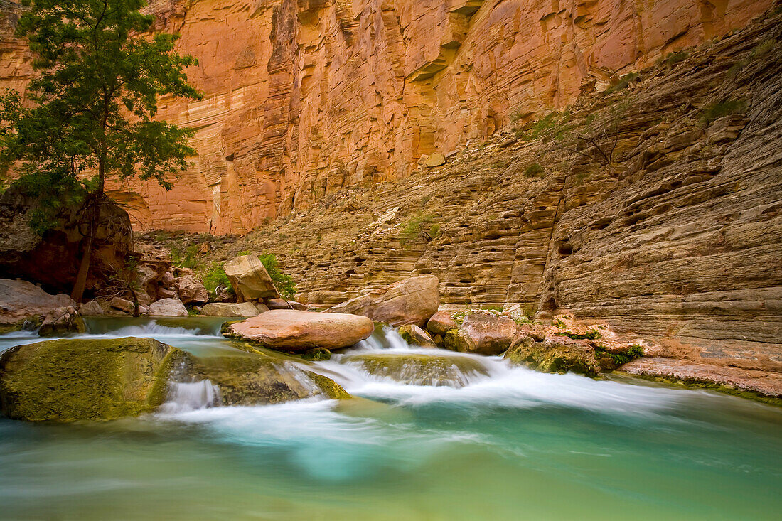 Rushing waters of Havasu Creek at Travertine Cascades.