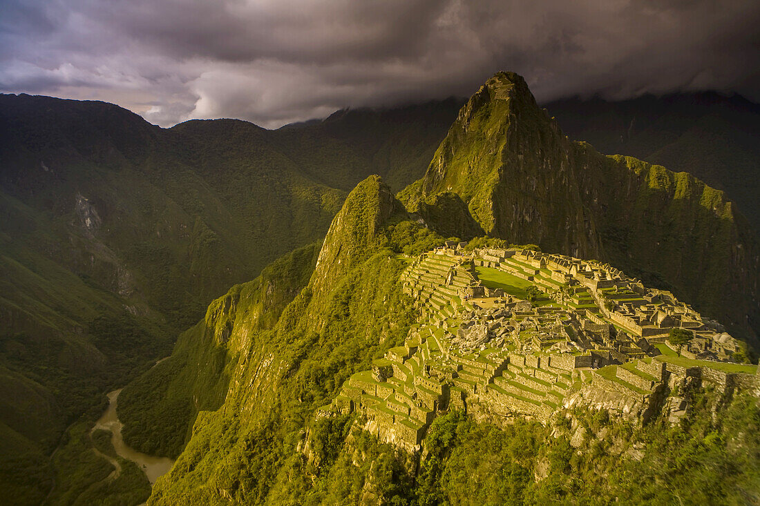 Die präkolumbianischen Inka-Ruinen von Machu Picchu.