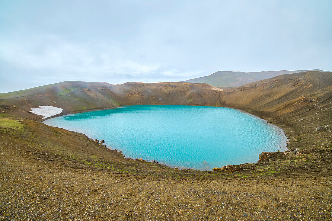Türkisfarbener Kratersee des Kraters Viti am Vulkan Krafla in der Region Myvatn in der nördlichen Region von Island; Krafla, Nordurland Vestra, Island
