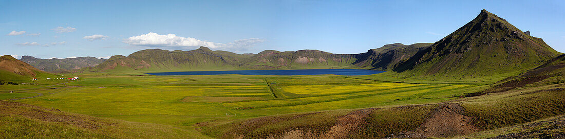 Heitharvatn See, in der Nähe von Vik, Südküste von Island; Blick auf den Heitharvatn See, eine vulkanische Caldera in der Nähe von Vik, an der Südküste von Island.
