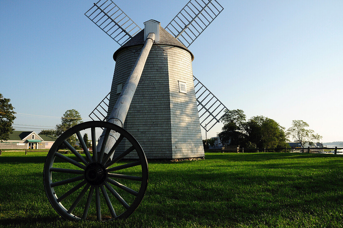 Die Jonathan-Young-Windmühle, erbaut 1720, Amerikas älteste; Orleans, Cape Cod, Massachusetts.