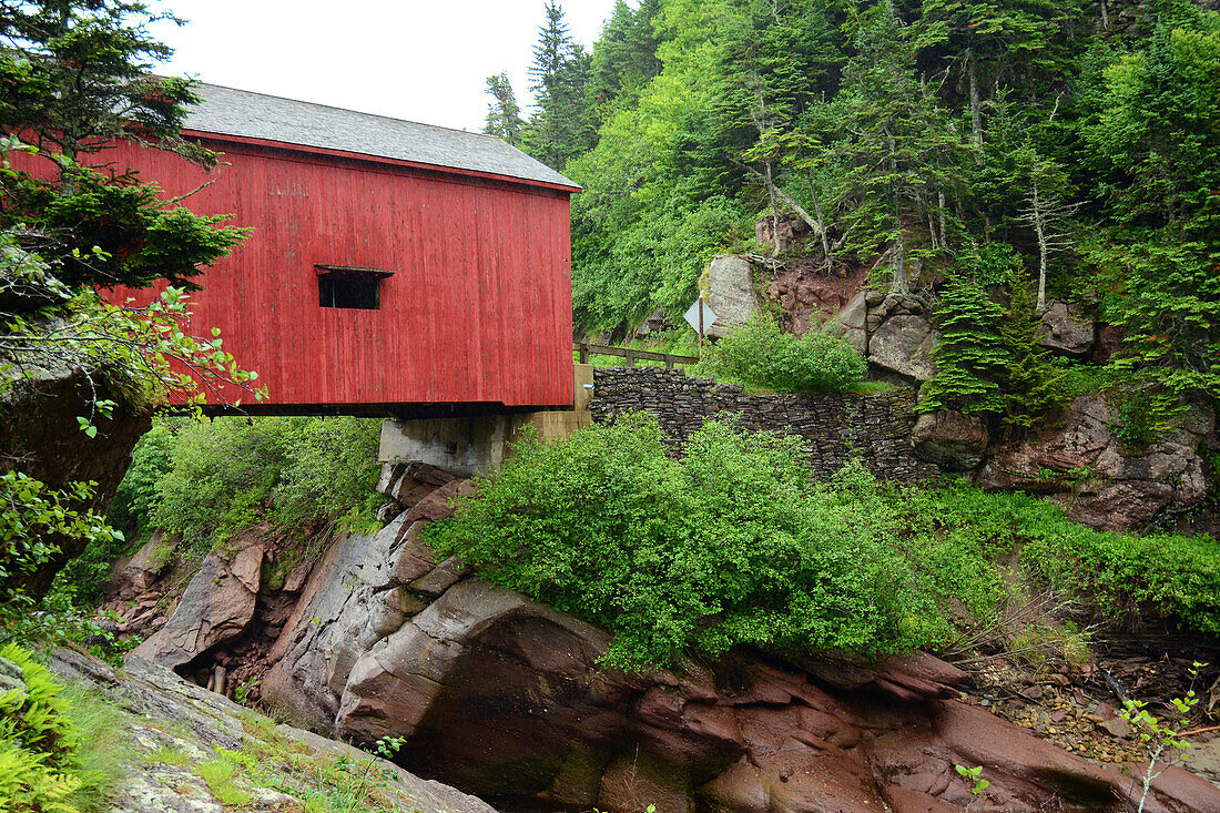 Point Wolfe covered bridge in Fundy National Park, New Brunswick.; Fundy National Park, New Brunswick, Canada.