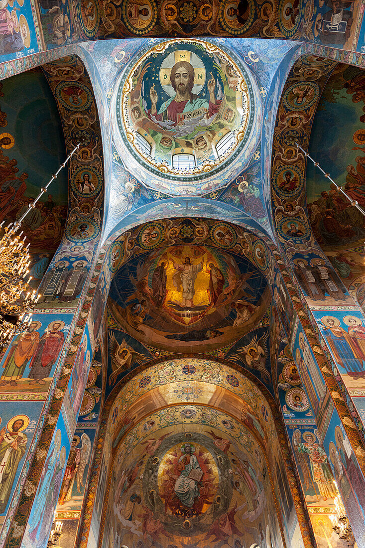 Mosaik an den Wänden im Inneren der Kirche des Erlösers auf vergossenem Blut; St. Petersburg Russland